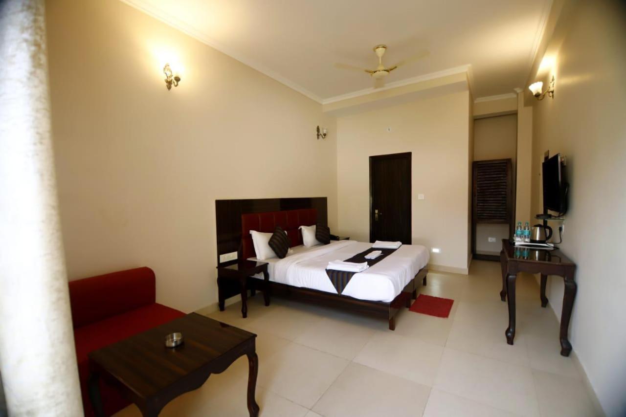 Rishikesh Grand Hotel Exterior photo