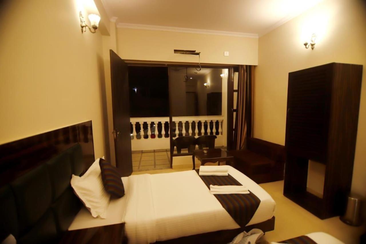 Rishikesh Grand Hotel Exterior photo
