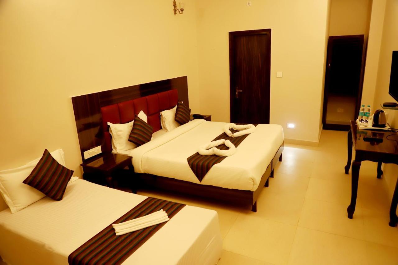 Rishikesh Grand Hotel Exterior photo