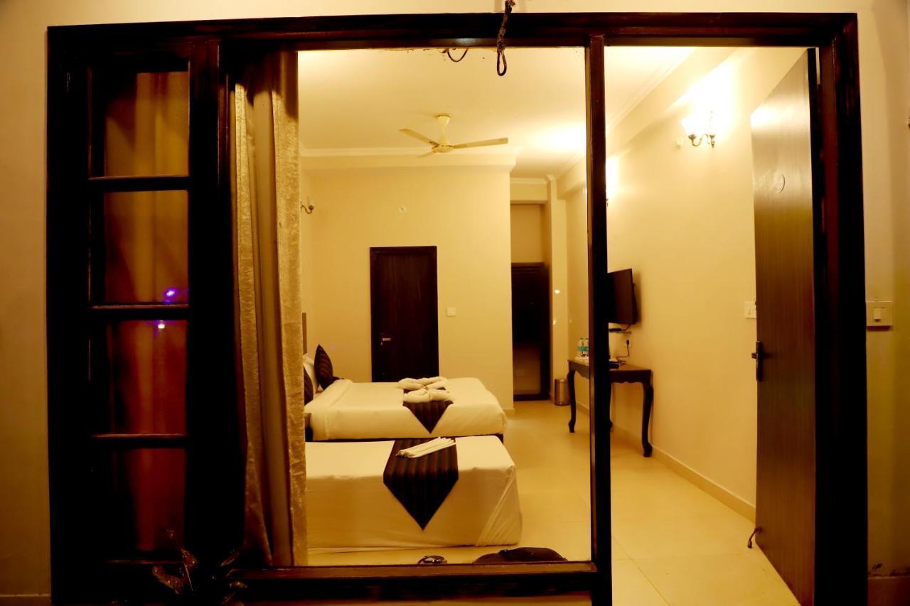 Rishikesh Grand Hotel Exterior photo