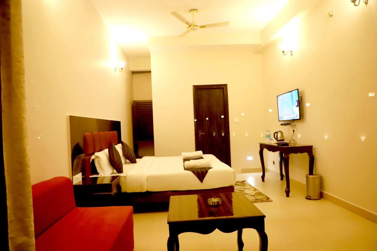 Rishikesh Grand Hotel Exterior photo