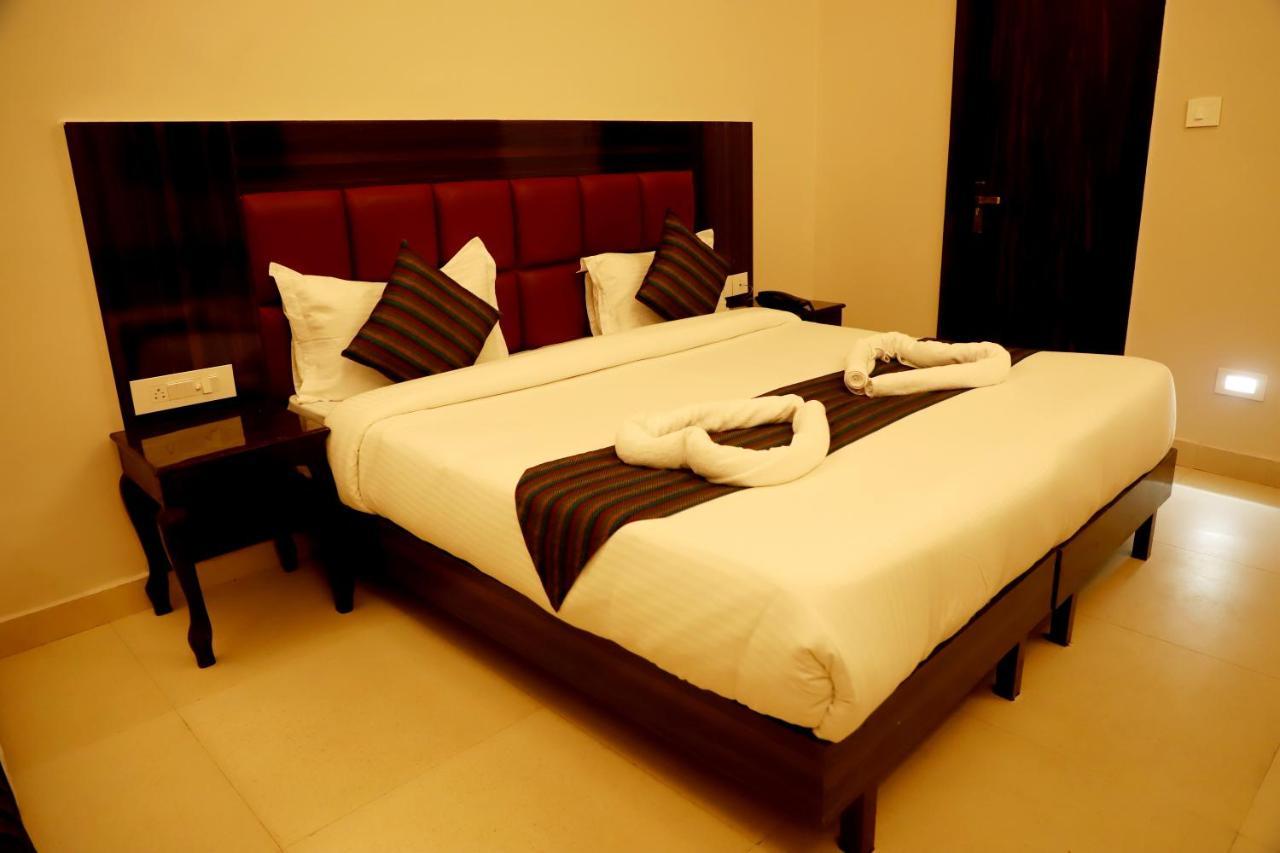 Rishikesh Grand Hotel Exterior photo