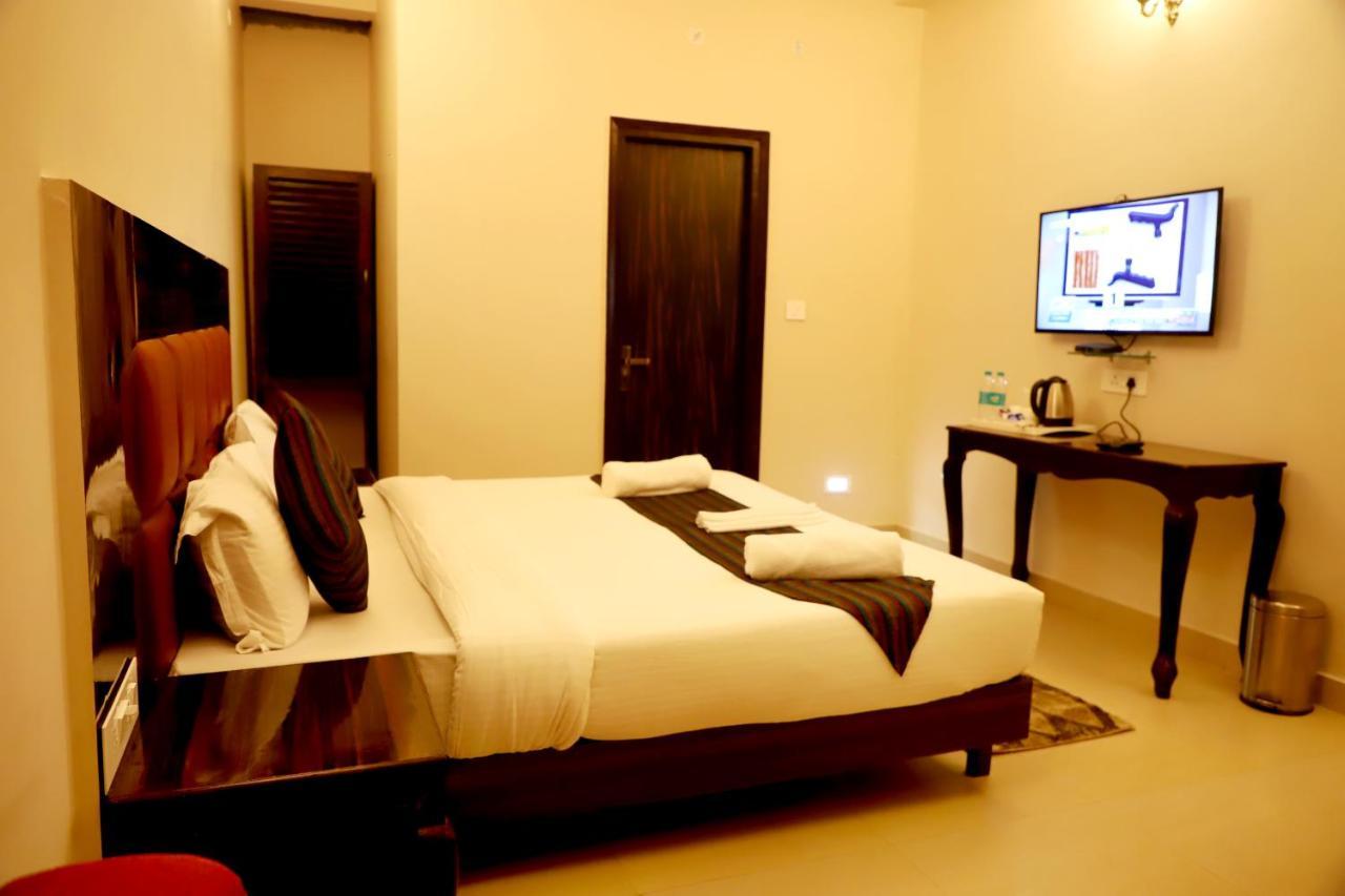 Rishikesh Grand Hotel Exterior photo
